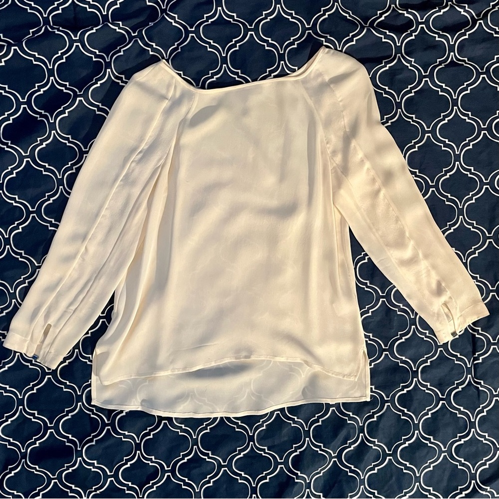 Halston Heritage ivory silk blouse with silver cuff details Sz 0